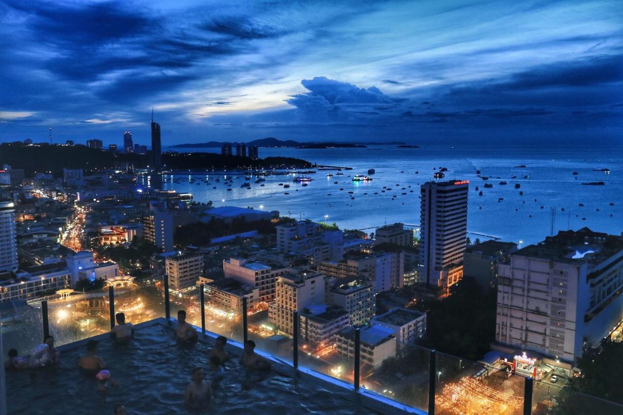 The Base Central Pattaya By Wcc Appartamento Esterno foto